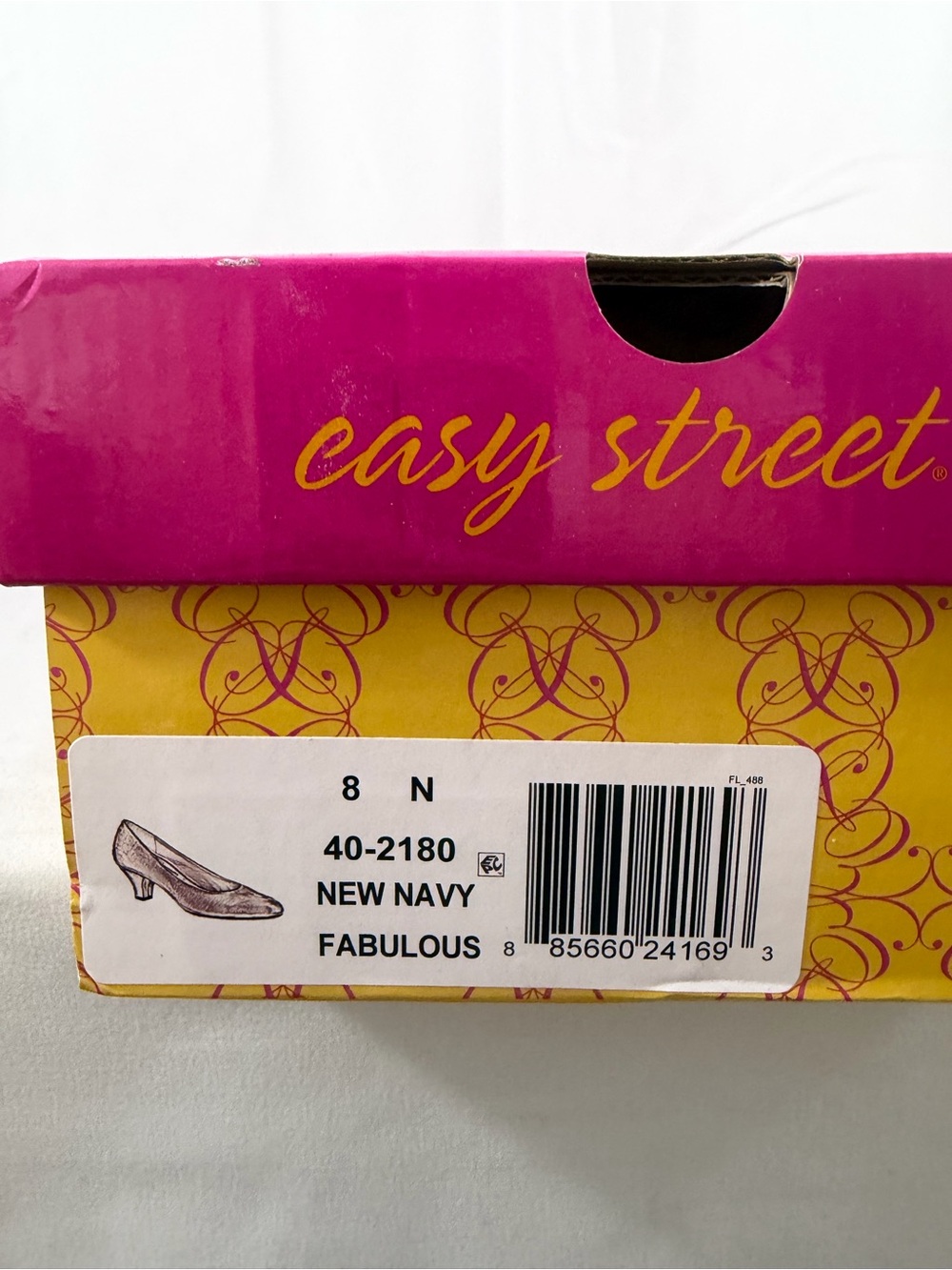 NWT Easy Street Women's 8 Navy Blue 2 Inch Heel Pumps - Picture 7 of 8